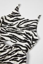 Kız Çocuk Zebra Desenli Tulum - Görsel 3