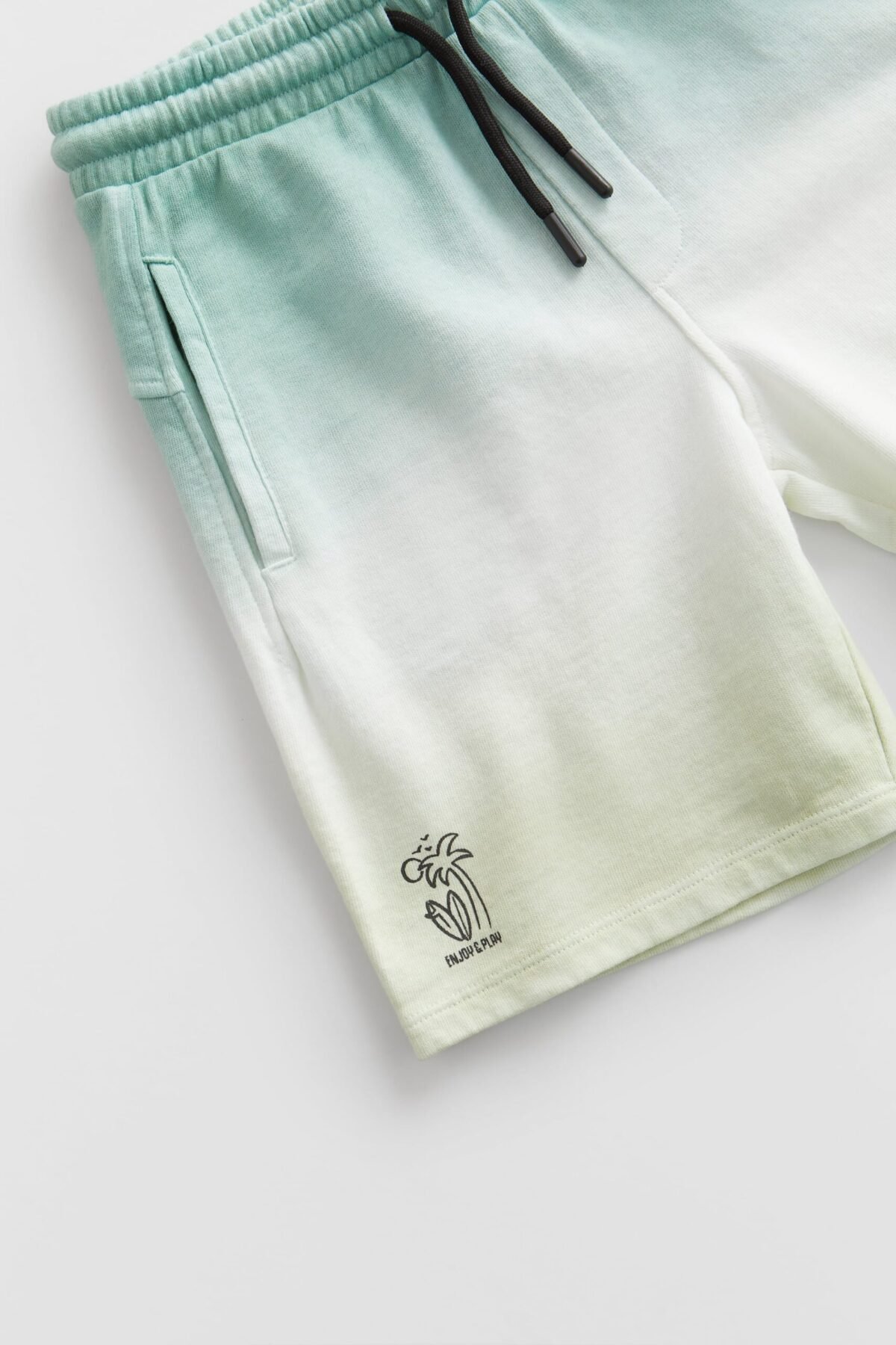 Erkek Çocuk Batik Şort - Görsel 2