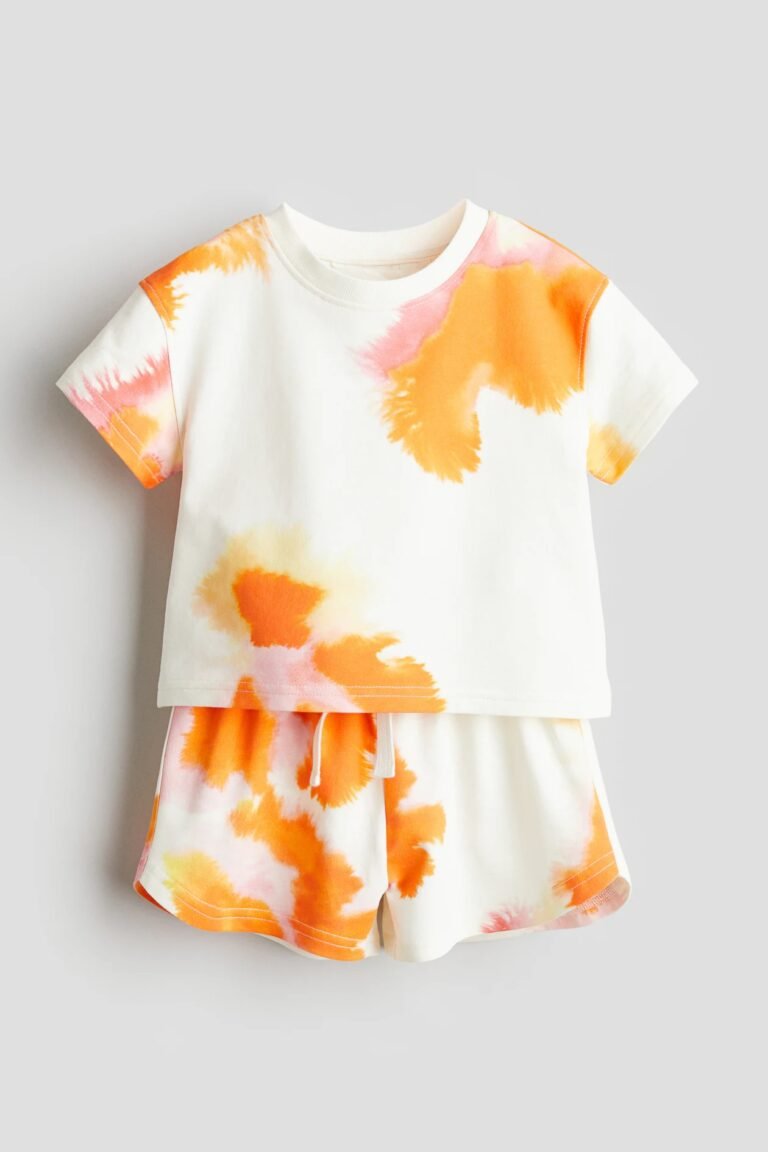 kız çocuk batik desenli şortlu takım